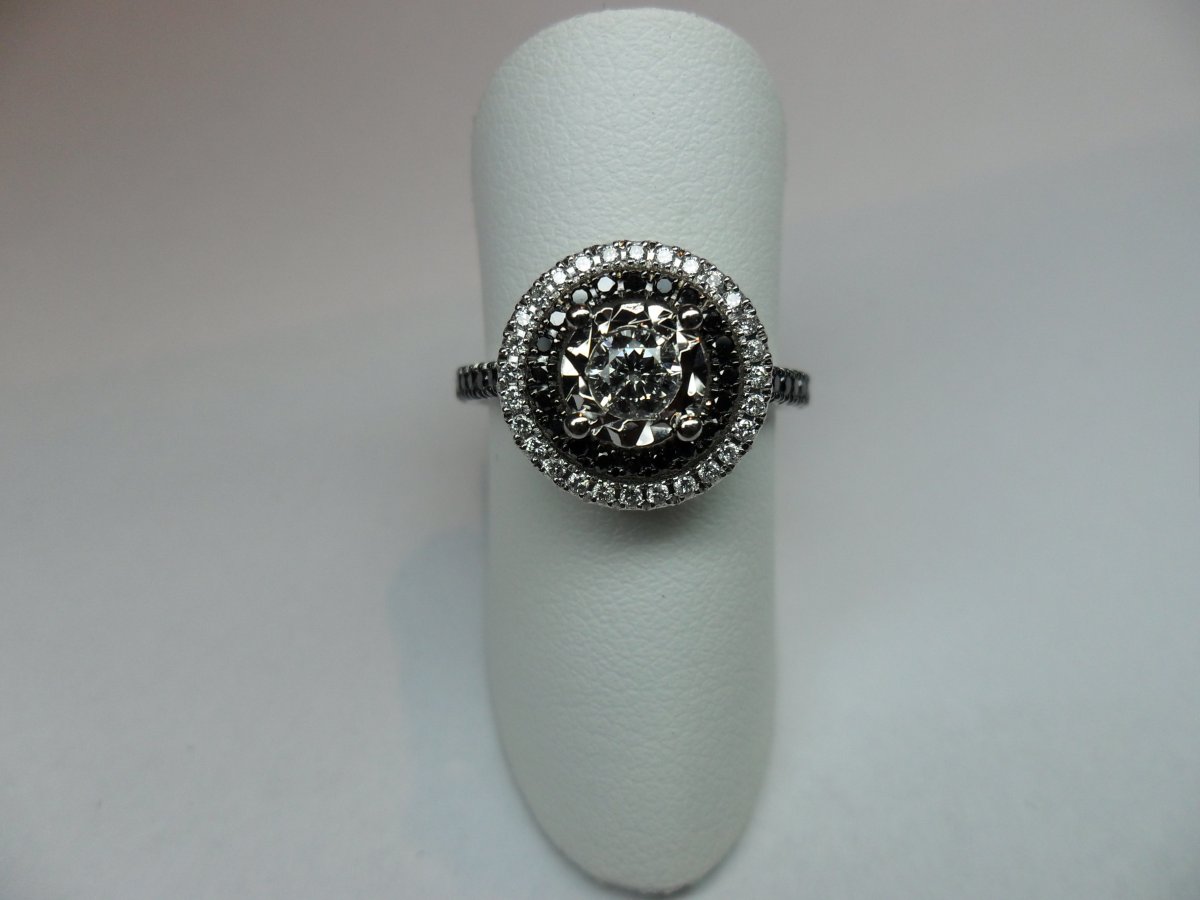 Dubbel Cirkel Zwart Diamant Halo Ring Witgoud